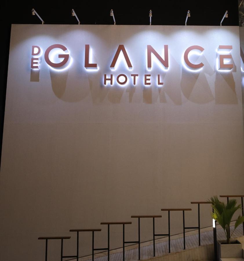 De Glance Hotel Szúrat Kültér fotó