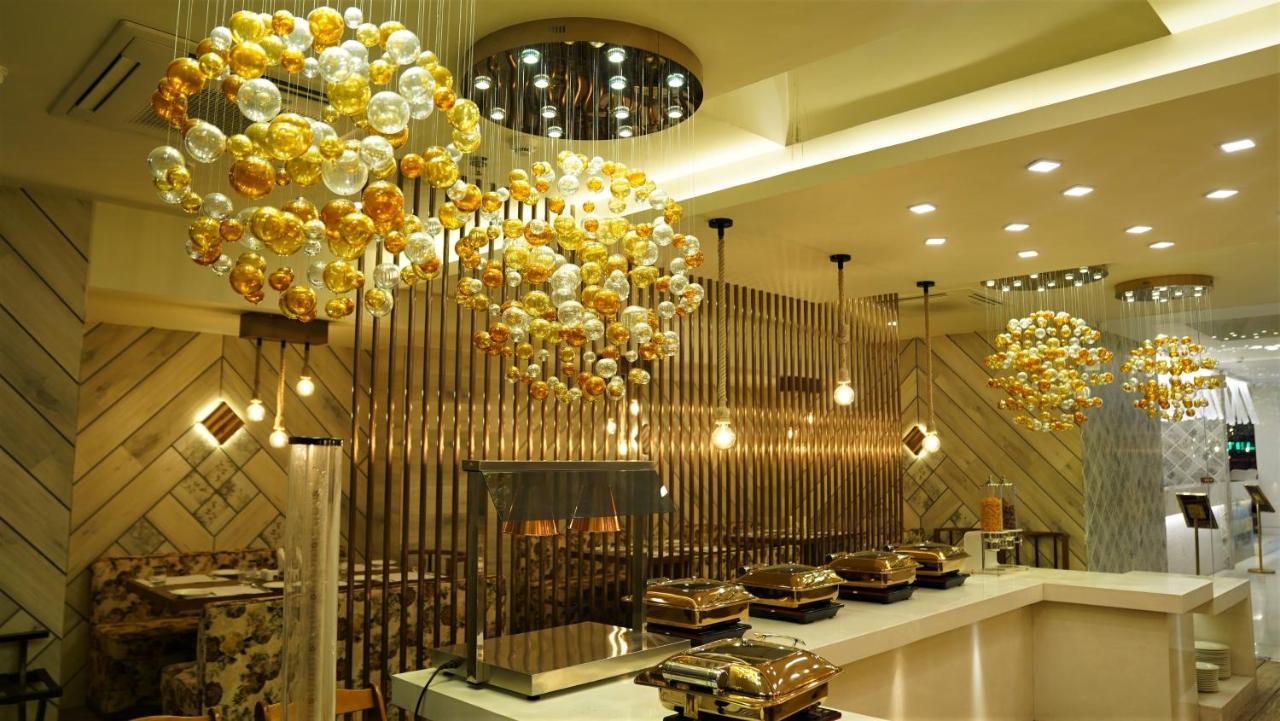 De Glance Hotel Szúrat Kültér fotó